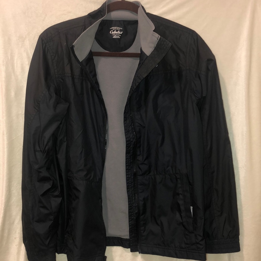 Black Cabela’s fleece windbreaker